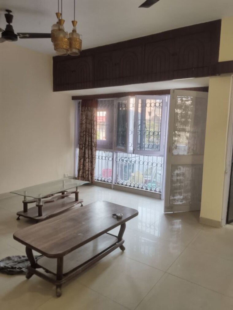 Living Room, sarita vihar 3 Bedroom 1900 Sq.Ft. Apartment In Sarita Vihar Delhi 10086077