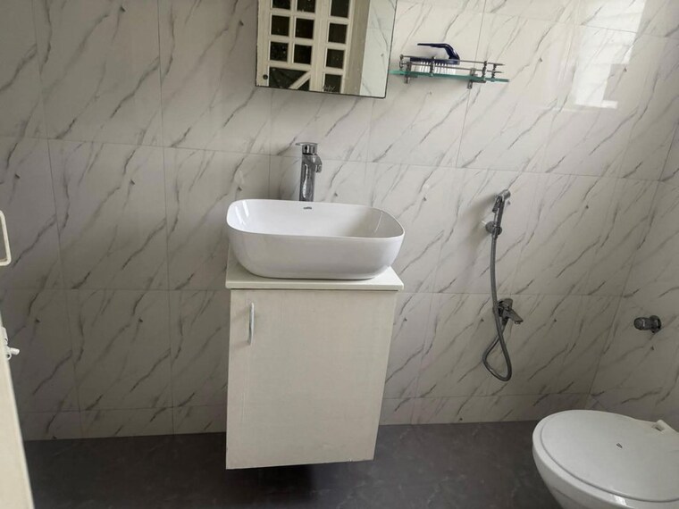 Bathroom, versova 2 Bedroom 650 Sq.Ft. Apartment In Versova Mumbai 10086093