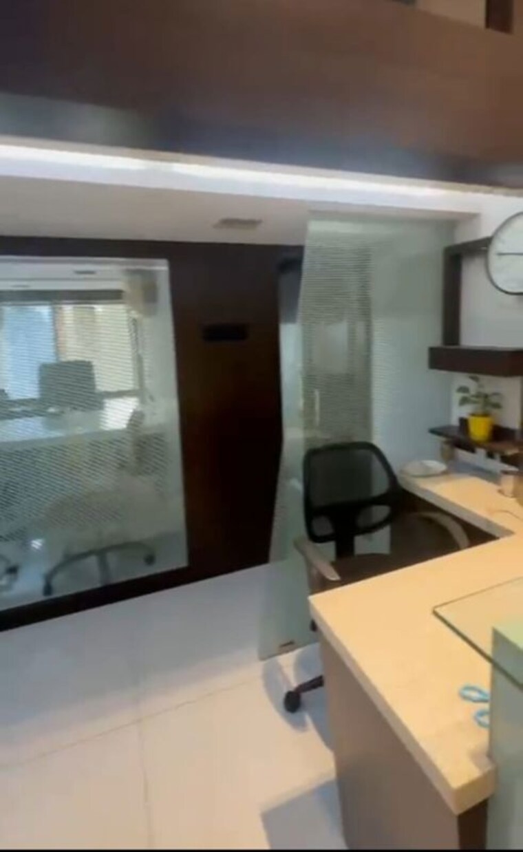 Team Area, oberoi-chambers Commercial Office Space 450 Sq.Ft. In Andheri West Mumbai 10086136