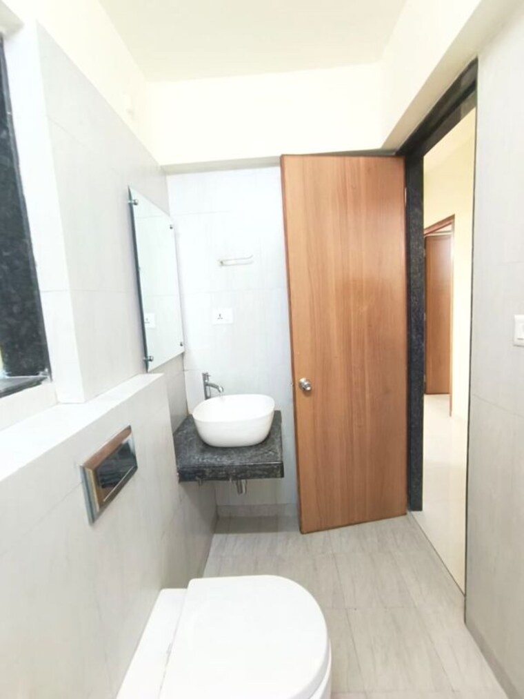 Bathroom, godrej-prime 2 Bedroom 755 Sq.Ft. Apartment In Chembur Mumbai 10086139