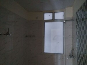 Room in 2 BHK Apartment at AIG Park Avenue, Sector 4 Greater Noida – for Rent