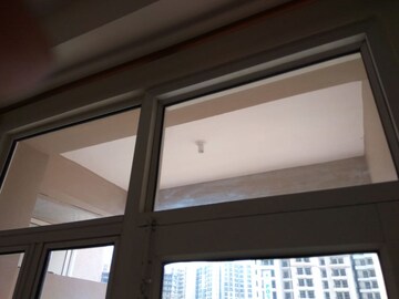 Furnished Amenities in 2 BHK Apartment at AIG Park Avenue, Sector 4 Greater Noida – for Rent