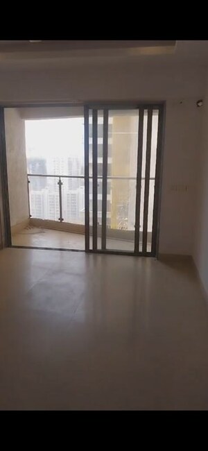 Room in 2 BHK Apartment at HDIL Metropolis Residences, Andheri West – for Rent