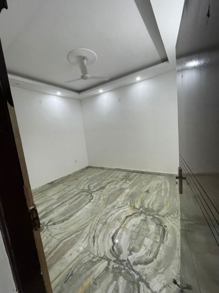 Room, green fields colony 3 Bedroom 1450 Sq.Ft. Builder Floor In Green Fields Colony Faridabad 10086298