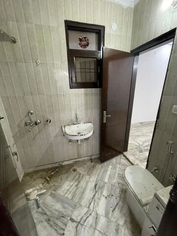 Bathroom in 3 BHK Builder Floor at Green Fields Colony – for Rent