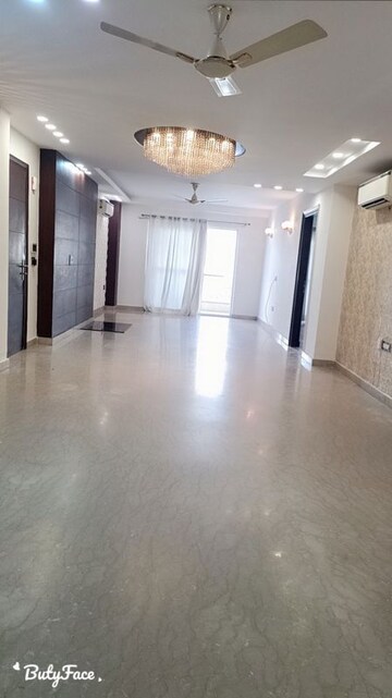 Room in 4 BHK Apartment at S S Southend, Sector 49 – for Rent