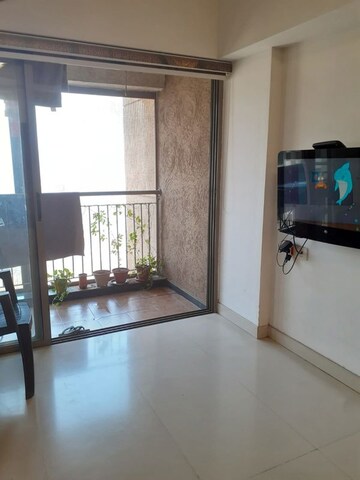 Furnished Amenities in 3 BHK Apartment at Lodha Splendora, Ghodbunder Road – for Rent