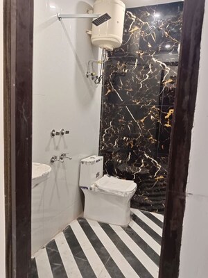 Bathroom in 1 BHK Builder Floor at Amar Colony – for Rent