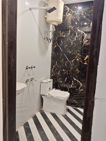 Bathroom in 1 BHK Builder Floor at Amar Colony – for Rent