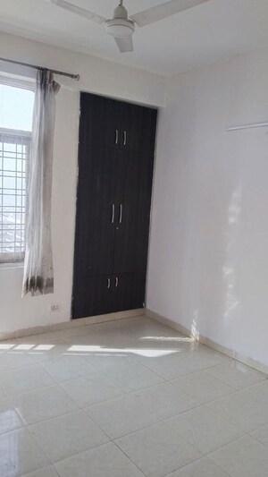 Room in 3 BHK Apartment at Tulip Orange, Sector 70 – for Rent