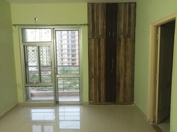 Room in 3 BHK Apartment at Ansal Celebrity Meadows, Sushant Golf City – for Rent