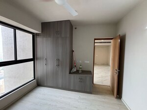 Room in 3 BHK Apartment at Smart World Orchard, Sector 61 – for Sale