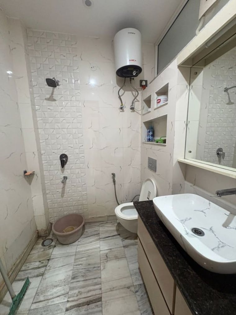 Bathroom, sector 23 2 Bedroom 160 Sq.Yd. Builder Floor In Sector 23 Gurgaon 10086625