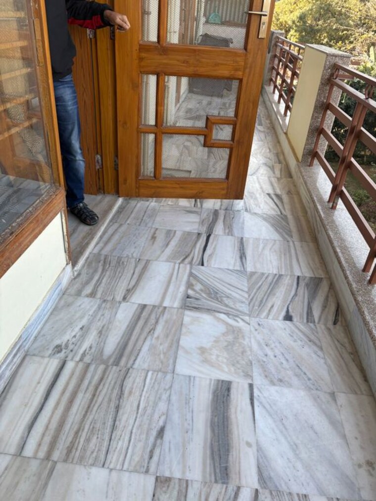 Balcony, sector 23 2 Bedroom 160 Sq.Yd. Builder Floor In Sector 23 Gurgaon 10086625