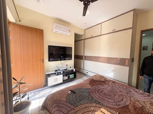 Bedroom in 2 BHK Builder Floor at Sector 23 – for Rent