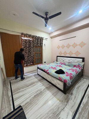Bedroom in 2 BHK Builder Floor at Sector 23 – for Rent