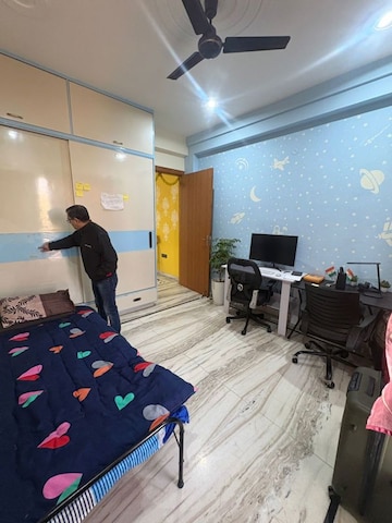 Parking in 2 BHK Builder Floor at Sector 23 – for Rent