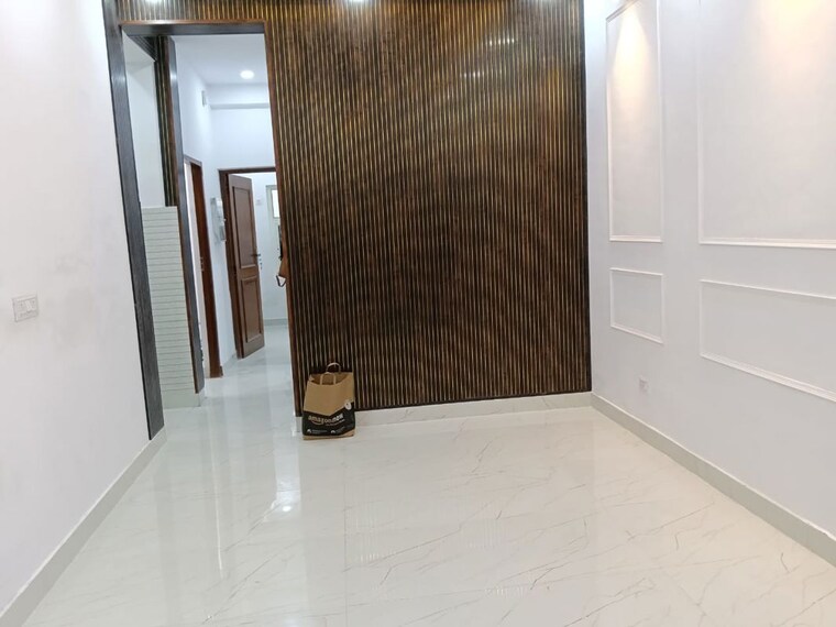 Room, ip extension 2 Bedroom 950 Sq.Ft. Apartment In Ip Extension Delhi 10086629