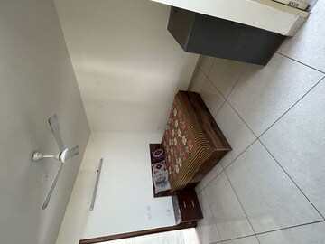 Furnished Amenities in 1 BHK Builder Floor at South Extension I – for Rent