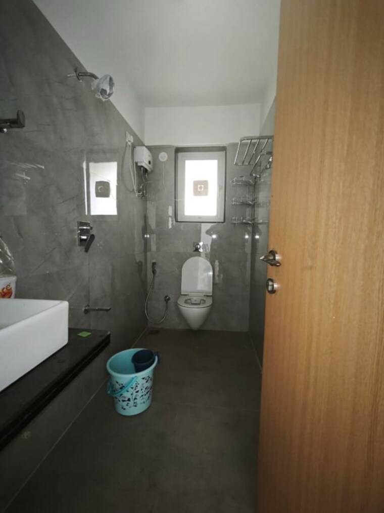 Bathroom, vaibhav-queens-park 2 Bedroom 735 Sq.Ft. Apartment In Chembur Mumbai 10086659