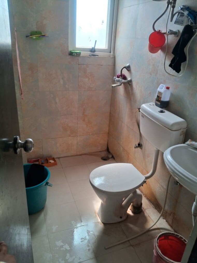 Bathroom, signature-the-serenas 2 Bedroom 614 Sq.Ft. Apartment In Sohna Sector 36 Gurgaon 10086673