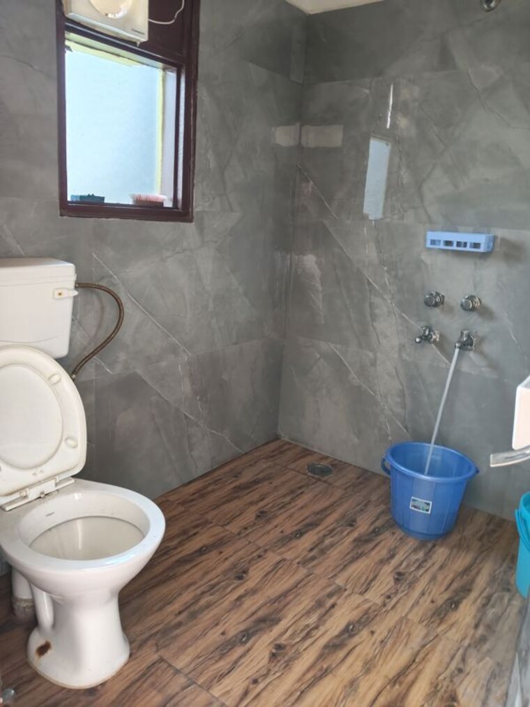 Bathroom, rwa-apartments-sector-71 1 RK 350 Sq.Ft. Independent House In Sector 71 Noida 10083175