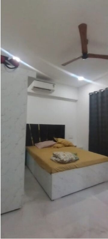 Furnished Amenities in 2 BHK Apartment at 5th Avenue Prasanna Aura, Chembur – for Rent