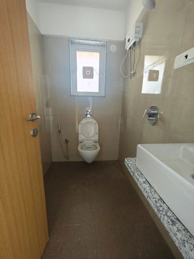 Bathroom, vaibhav-queens-park 3 Bedroom 1090 Sq.Ft. Apartment In Chembur Mumbai 10086715