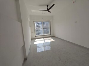 Room in 3 BHK Apartment at Vaibhav Queens Park, Chembur – for Rent