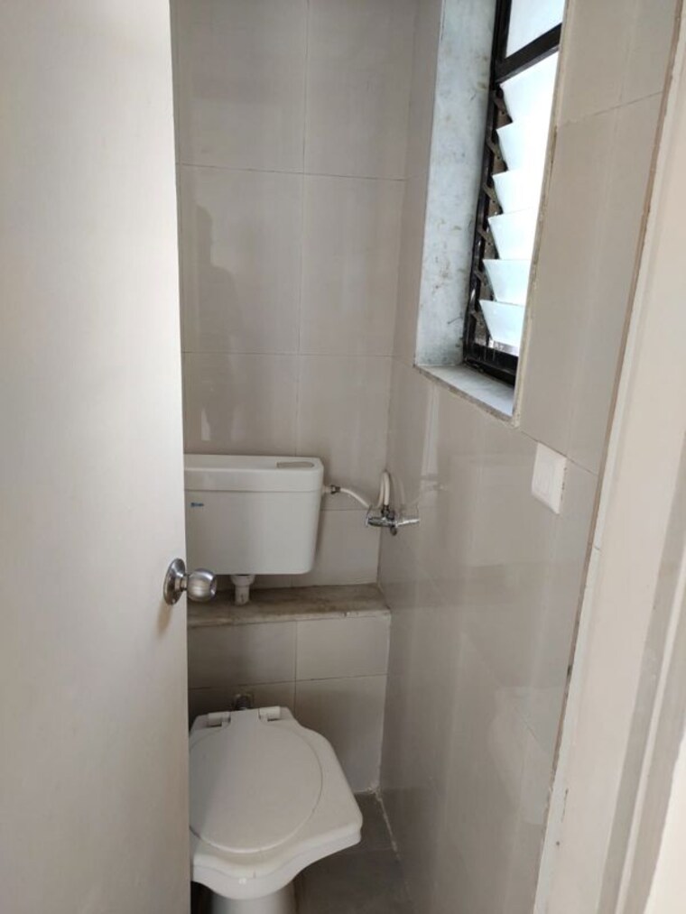 Bathroom, lodha-crown-jasmine-d-e-and-f 1 Bedroom 410 Sq.Ft. Apartment In Dombivli East Thane 10086756