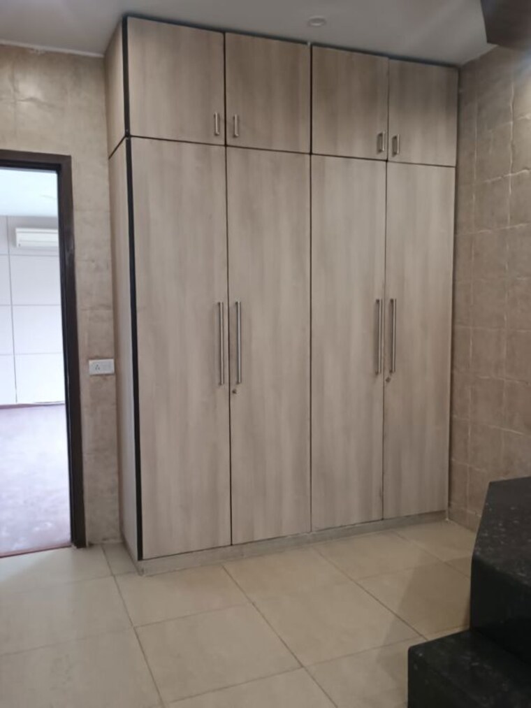 Bathroom, unitech-uniworld-resorts-the-residences 5 Bedroom 6996 Sq.Ft. Villa In Sector 33 Gurgaon 10086801