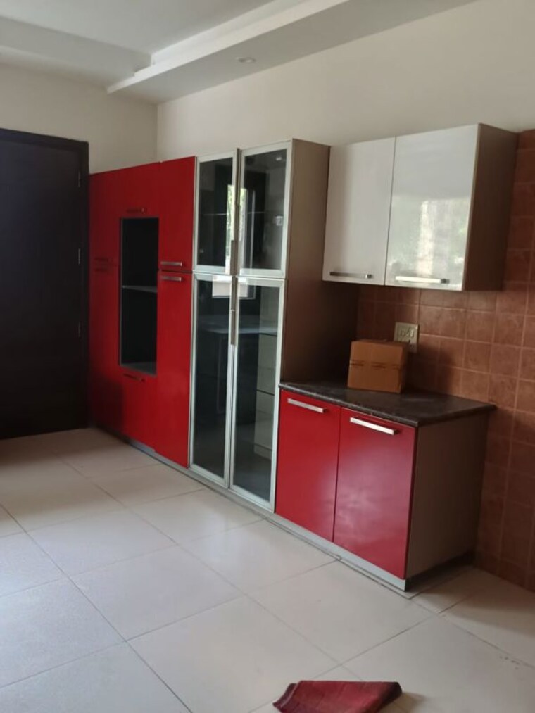 Kitchen, unitech-uniworld-resorts-the-residences 5 Bedroom 6996 Sq.Ft. Villa In Sector 33 Gurgaon 10086801