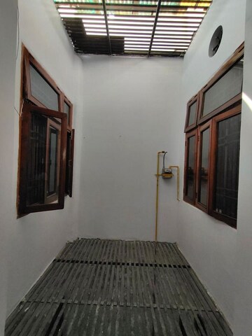 Bedroom in 2 BHK Apartment at Gomti Nagar – for Rent