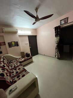 2 BHK + Pooja Room Apartment For Rent in Runwal Garden City