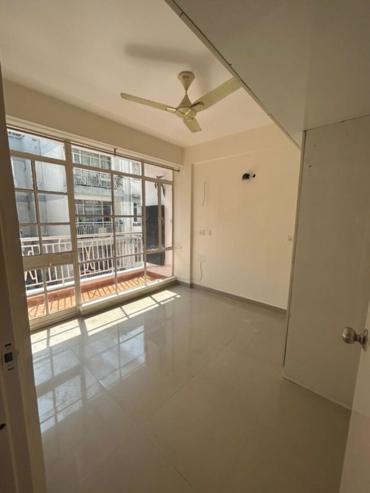 Room, zara-aavaas 1 Bedroom 365 Sq.Ft. Apartment In Sector 104 Gurgaon 10086805