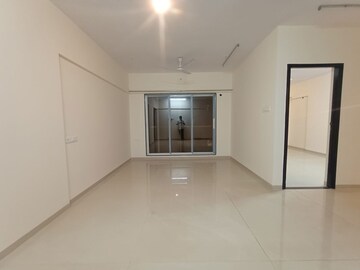 Room in 2 BHK Apartment at Vaibhavlaxmi Queens Glory, Chembur – for Rent