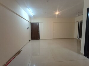 Room in 2 BHK Apartment at Vaibhavlaxmi Queens Glory, Chembur – for Rent