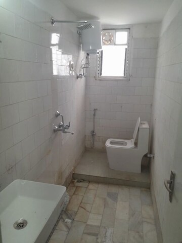 Bathroom in 3 BHK Apartment at Kutchery Road – for Rent