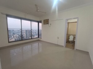 Room in 2 BHK Apartment at Hubtown Seasons, Chembur – for Rent