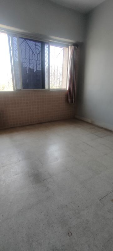 Room in 2 BHK Apartment at Laxmi Krupa Apartment, Borivali West – for Rent