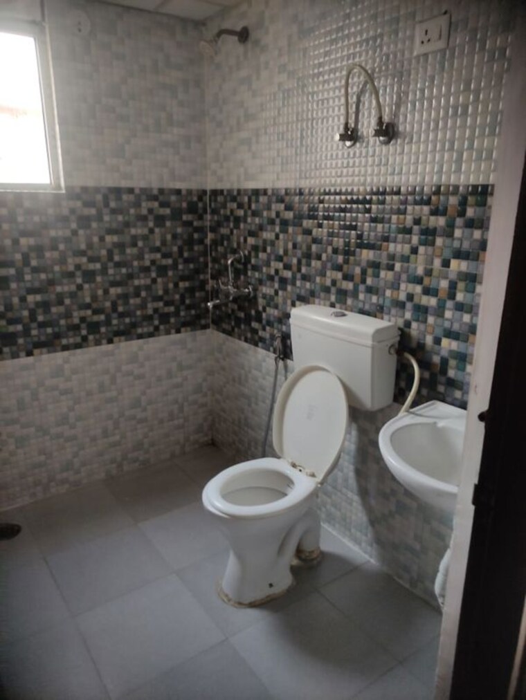 Bathroom, signature-global-andour-height 2 Bedroom 514 Sq.Ft. Apartment In Sector 71 Gurgaon 10086898