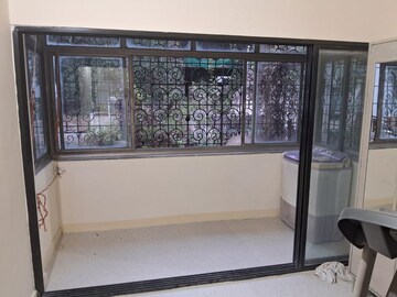 Room in 2 BHK Apartment at Belvalkar Ashirwad, Bhandarkar Road – for Rent