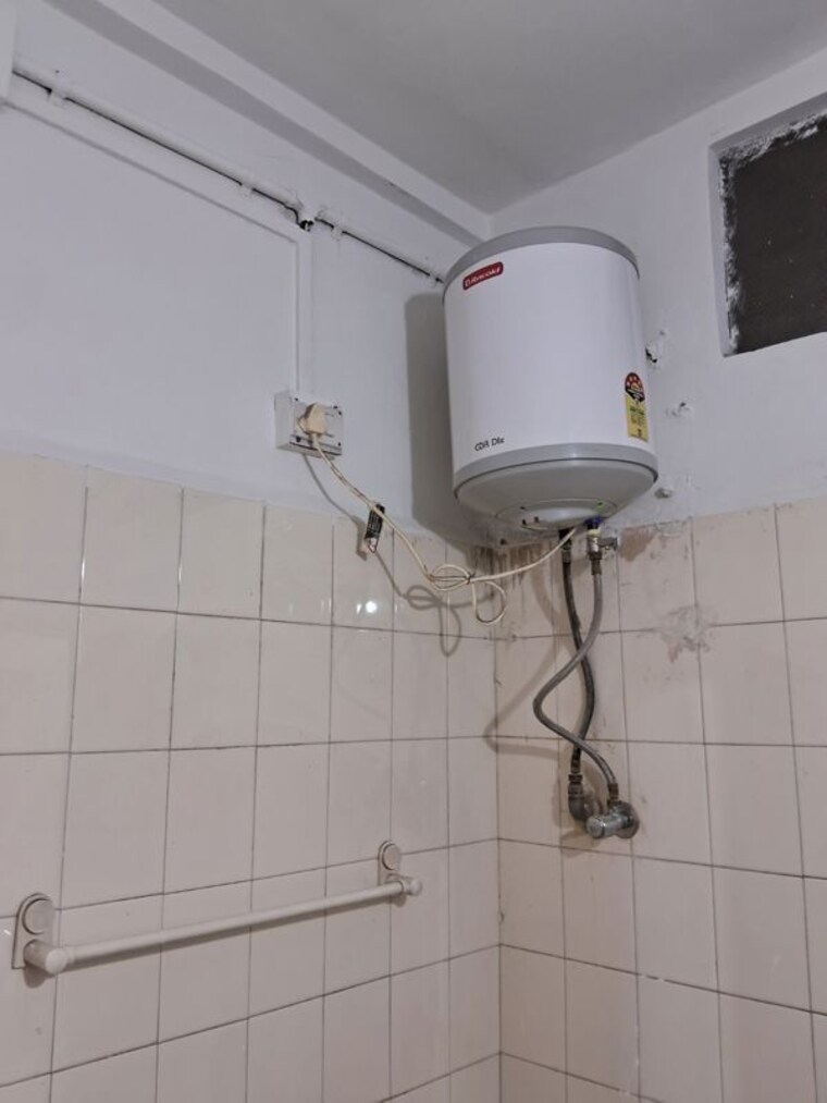 Bathroom, belvalkar-ashirwad 2 Bedroom 800 Sq.Ft. Apartment In Bhandarkar Road Pune 10086889