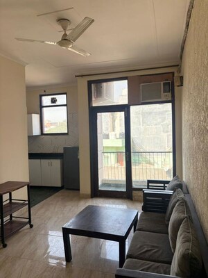 Team Area in 3 BHK Builder Floor at Sector 51 – for Rent