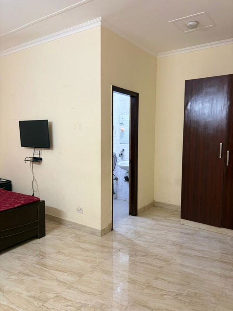 Room, sector 51 3 Bedroom 1350 Sq.Ft. Builder Floor In Sector 51 Gurgaon 10086903