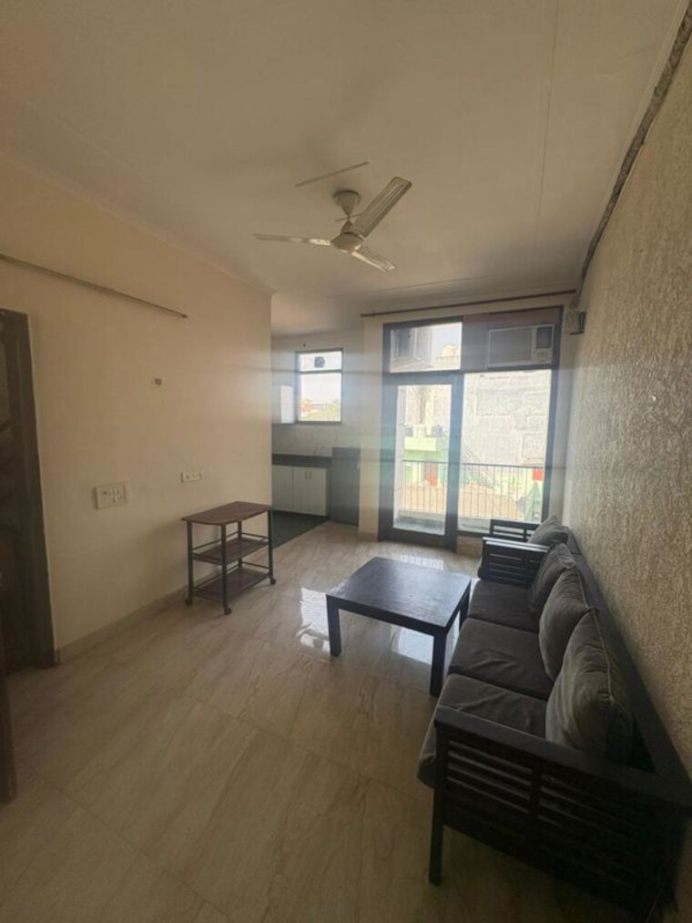 Living Room, sector 51 3 Bedroom 1350 Sq.Ft. Builder Floor In Sector 51 Gurgaon 10086903