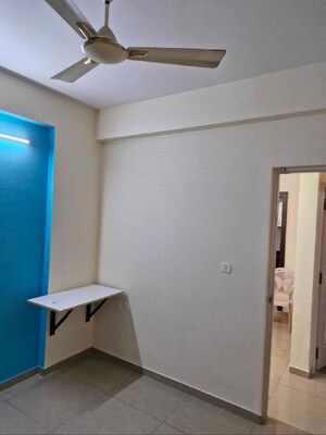 Room in 2 BHK Apartment at Goyal Footprints, Thanisandra Main Road – for Rent