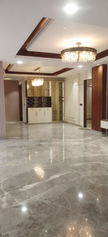 Room in 3 BHK Builder Floor at Unitech Uniworld Resorts-The Residences, Sector 33 – for Rent