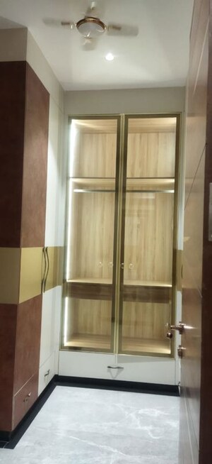 Furnished Amenities in 3 BHK Builder Floor at Unitech Uniworld Resorts-The Residences, Sector 33 – for Rent