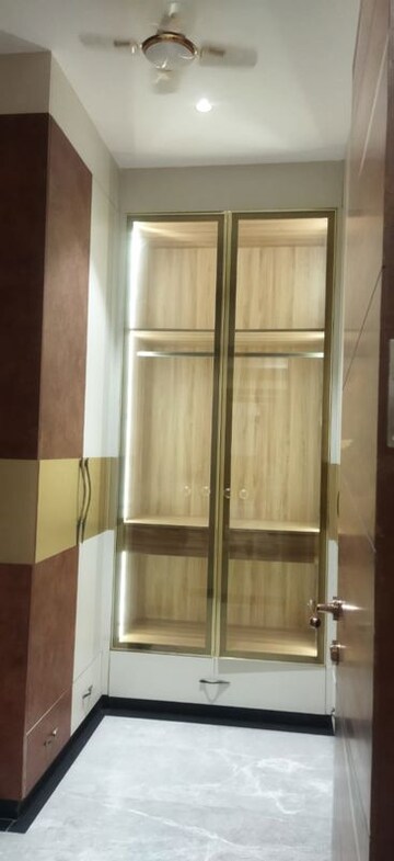 Furnished Amenities in 3 BHK Builder Floor at Unitech Uniworld Resorts-The Residences, Sector 33 – for Rent